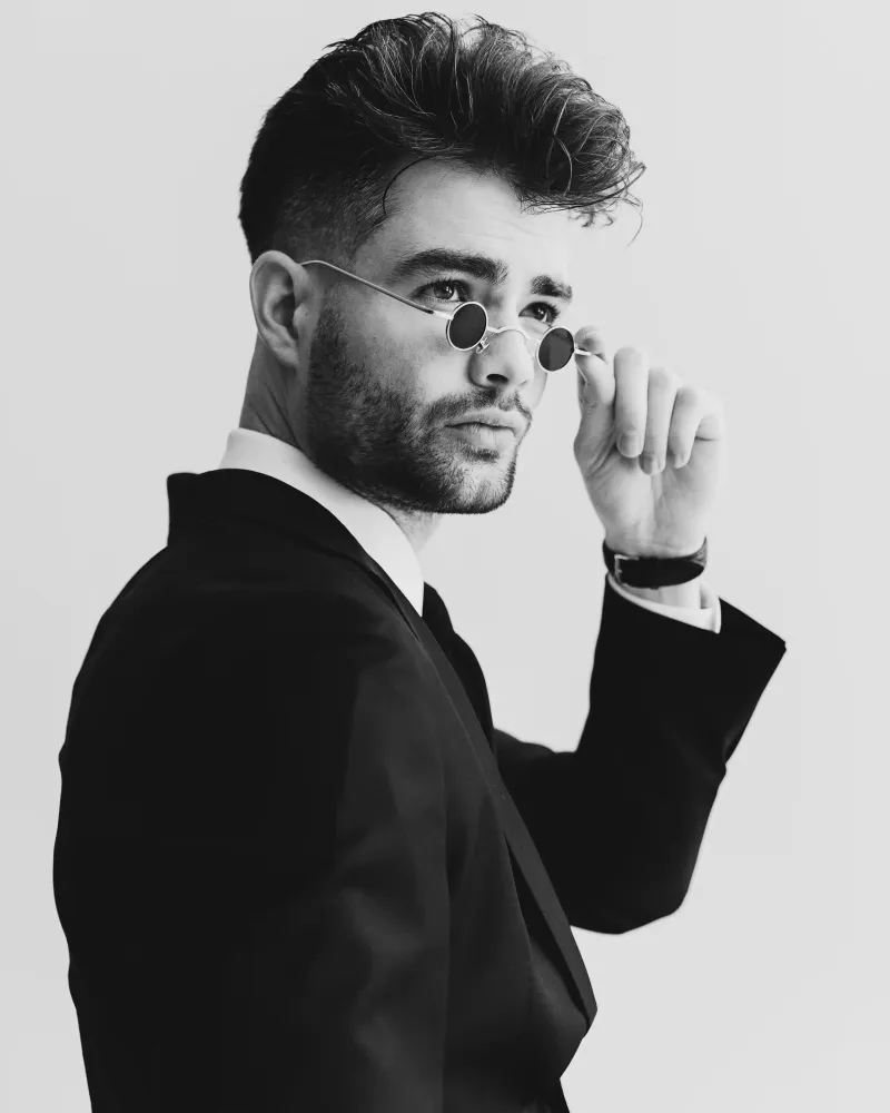 Hero portrait mobile