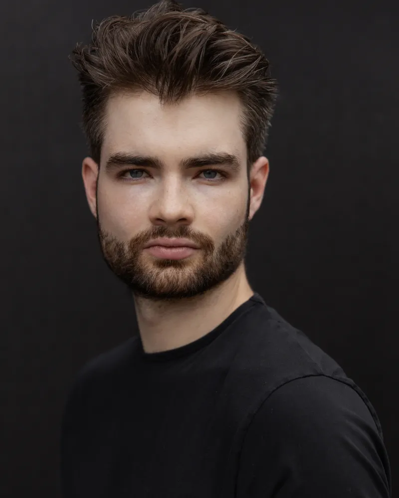 Portrait & black t shirt