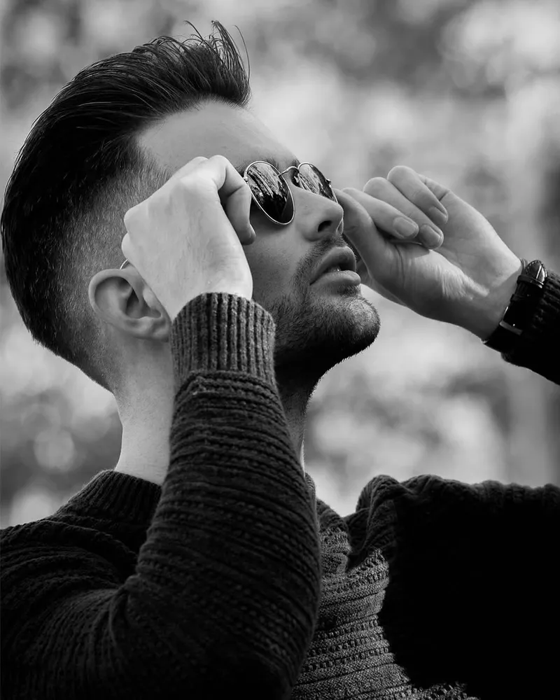 Black & white portrait looking up